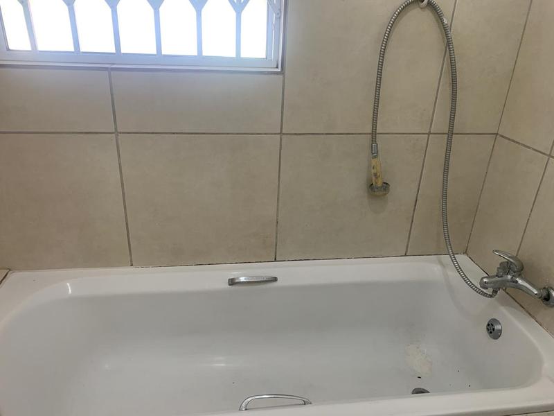 2 Bedroom Property for Sale in Buhrein Western Cape